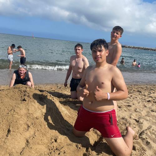 w33